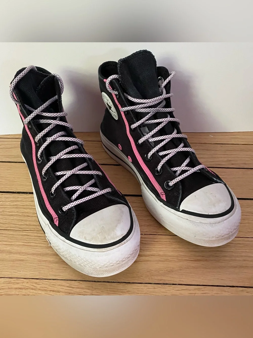 Converse Chuck Taylor All Star Sneakers Girls 6 High Top Pink Black Shoes Canvas